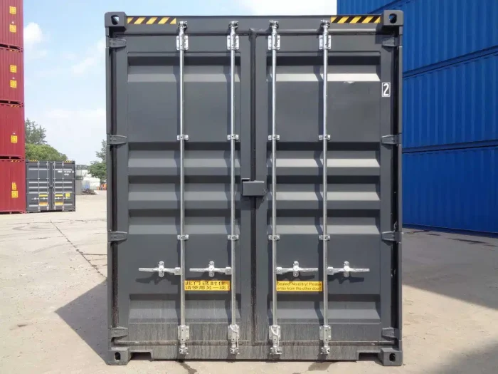 20_fuss_high_cube_double_door_seecontainer_tueren.webp 20_fuss_high_cube_double_door_seecontainer_tueren.webp